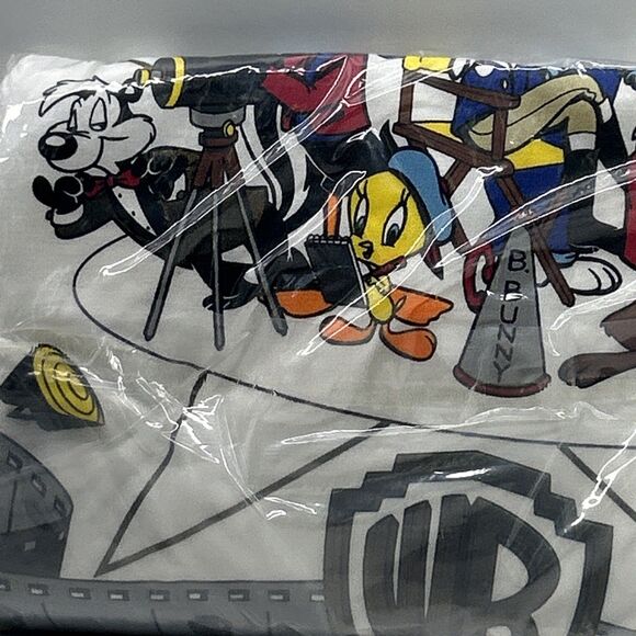 Vintage 1997 Warner Bros. Bugs Bunny & Gang Looney Tunes Shirt SZ L Made In USA - Picture 4 of 10